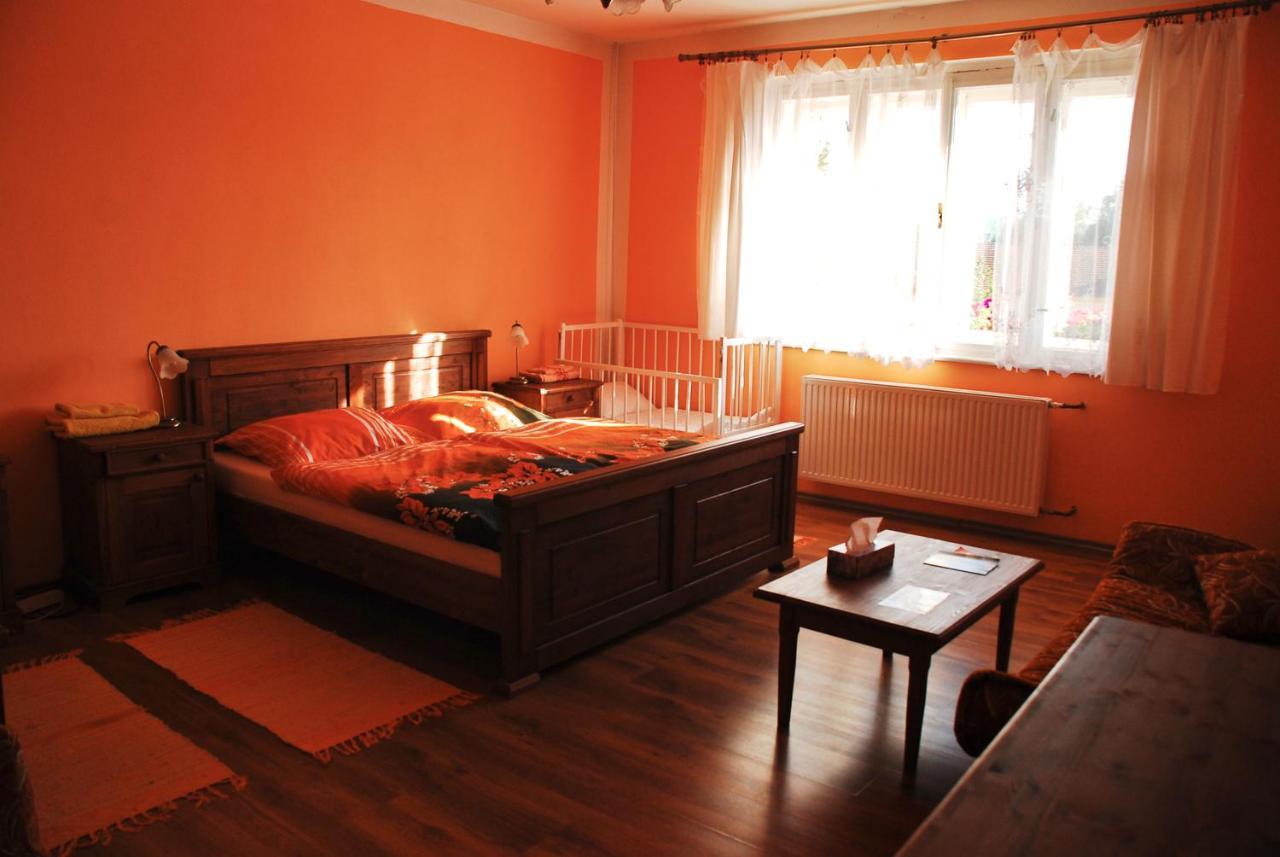 Hostinec A Penzion U Rezku Jistebnice Exterior photo