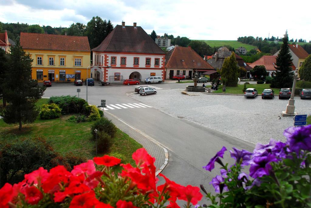 Hostinec A Penzion U Rezku Jistebnice Exterior photo